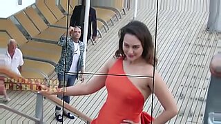Indian actress sonskshi sinha sexi leaked video